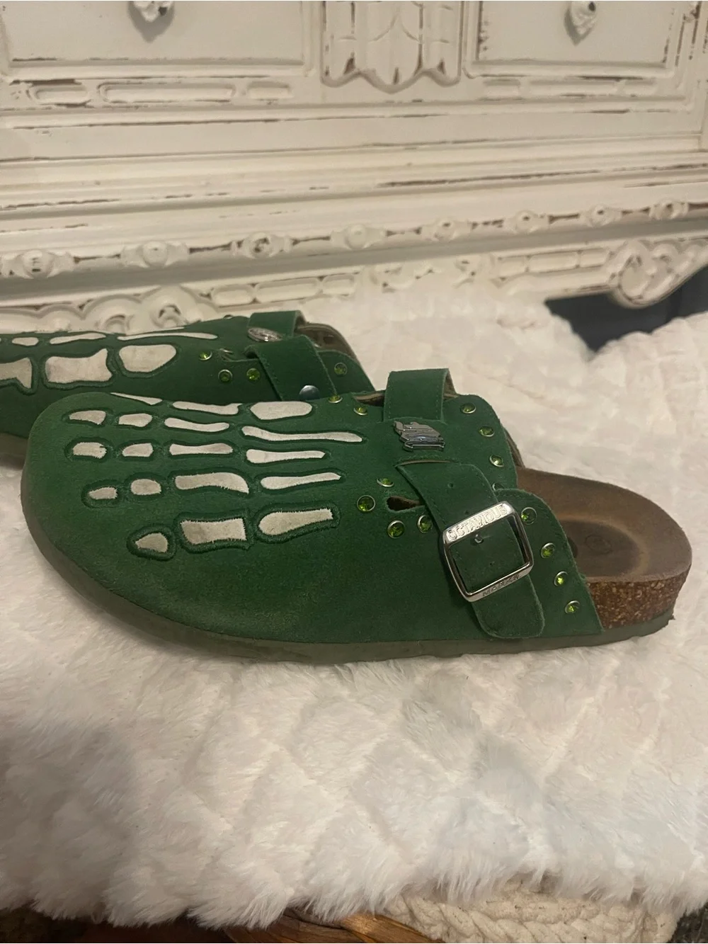 Octavious Marks “Don’t touch the moss Packed a punch” Green Slip-on Clogs